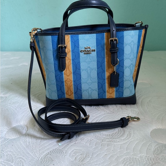 Coach Handbags - Coach Mollie Tote Bag 25 In Signature Jacquard With Stripes